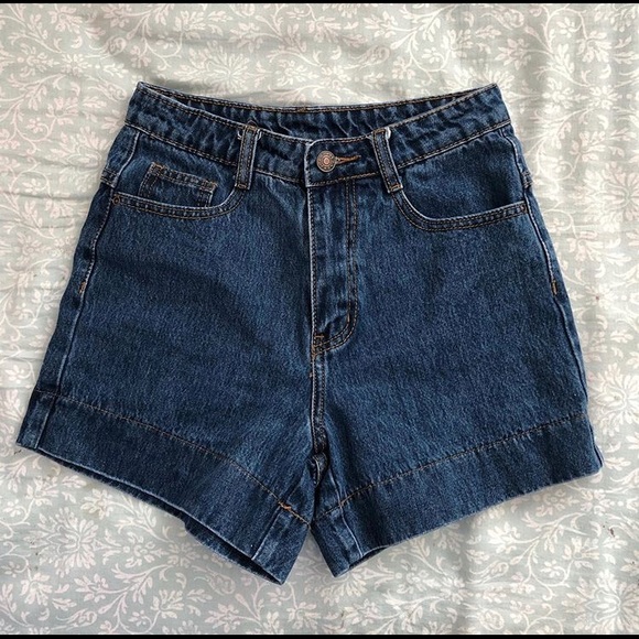 Shorts - Picture 1 of 2